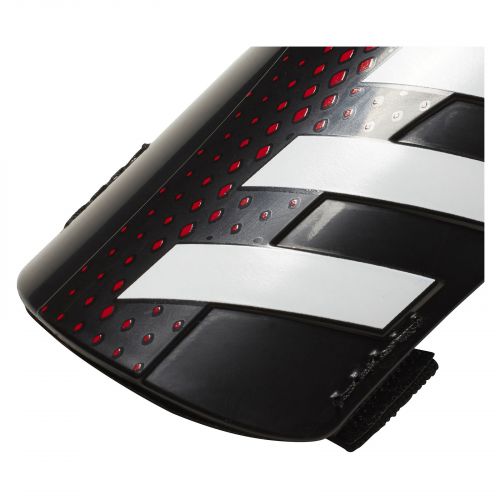 Ochraniacze piłkarskie Adidas Predator 20 CW5559