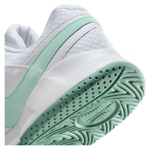 Buty do tenisa damskie Nike Court Lite 4 FD6575