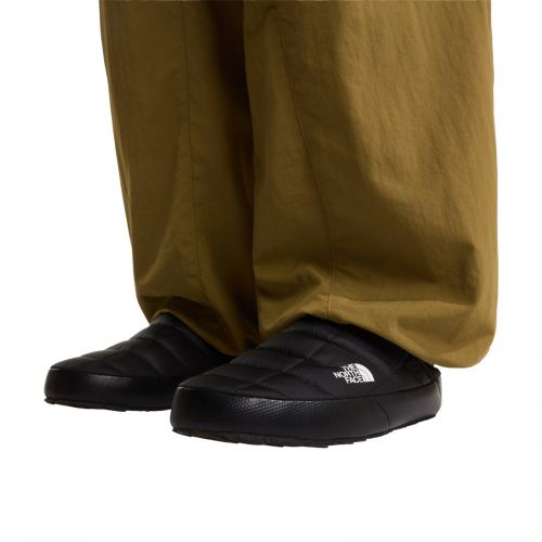 Buty pantofle zimowe męskie The North Face Thermoball V Traction NF0A3UZN