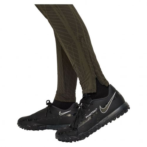 Spodnie piłkarskie dla dzieci Nike FC Barcelona Strike FJ1543